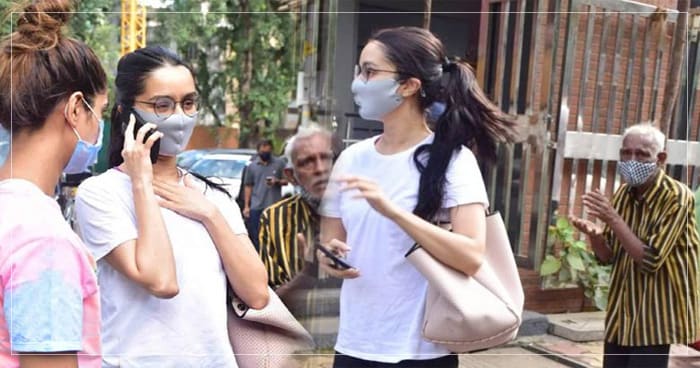 વૃધ્ધ ભિખારી શ્રધ્ધા કપુર પાસે માંગી રહ્યો હતો ભીખ, કરોડોની માલકિન હોવા છતાં પણ એક રૂપિયો ન આપ્યો, જુઓ વિડીયો..